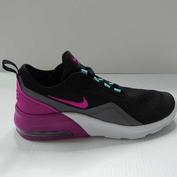 Nike Air Max Motion 2 Black Hyper Violet Nike Air Max Motion 2 Black Hyper Violet